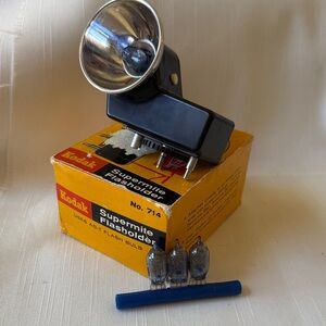 Vintage Kodak Supermite Flasholder & flash bulbs